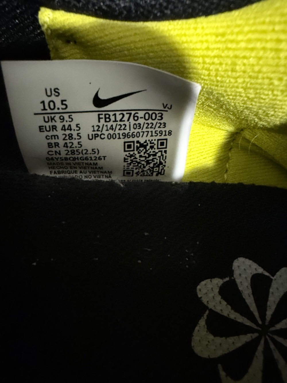 Nike Flyknit Free Running - Picture 2 of 5